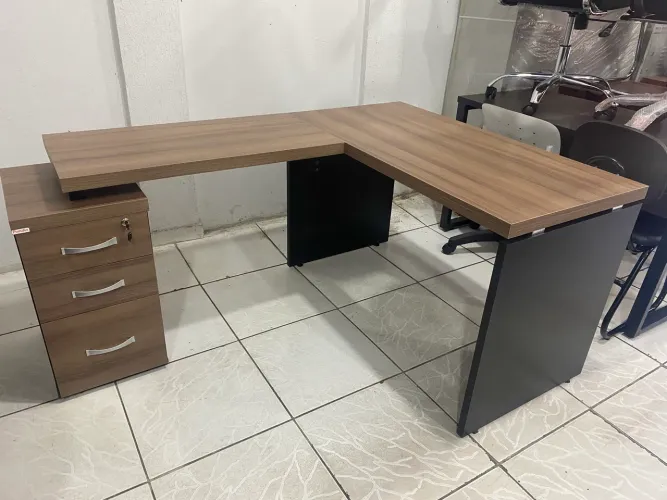 Mesa em L Pandin
