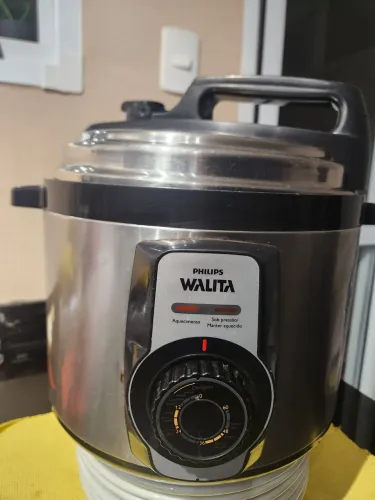 Panela de pressão elétrica Walita.