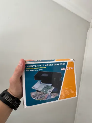Máquina Identificadora de Dinheiro  Falso