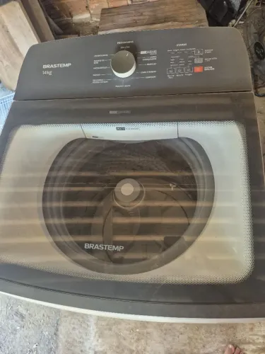 Vende-se máquina de lavar roupas faz tudo 14 quilos 