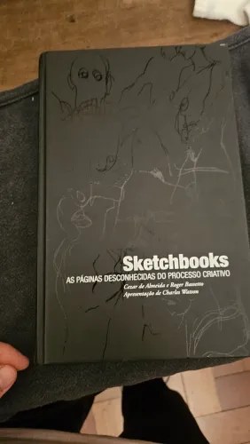 Sketchbooks: As Páginas Desconhecidas do Processo Criativo livro raro