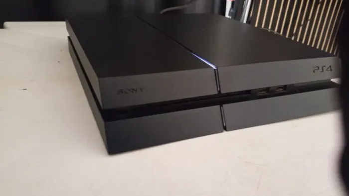 PS4 Fat + 2 Controles - Leitor com Defeito