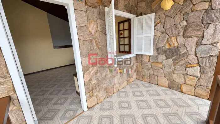 Casa Para Aluguel Fixo em Manguinhos