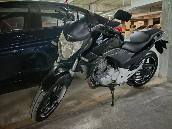 Honda CB 300R Ano 2013 BEM ABAIXO DA FIPE