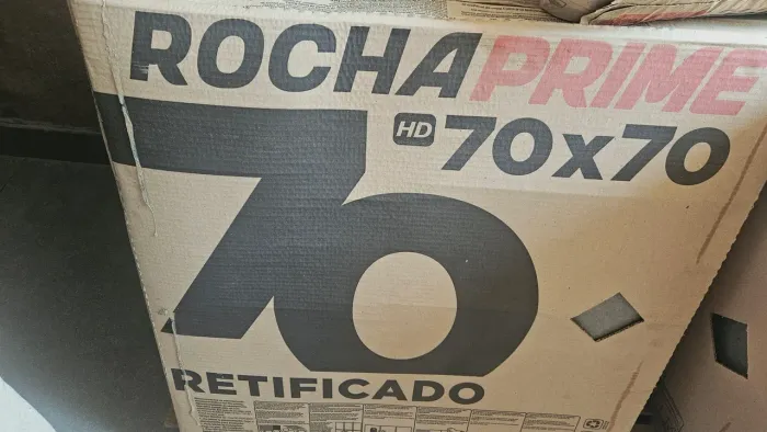 Piso Retificado Classe A Rocha Forte 70x70