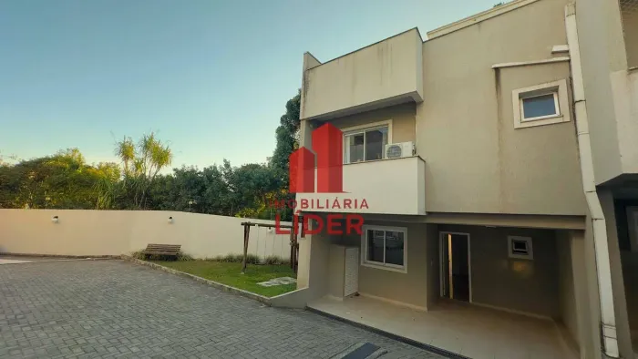 Belo triplex para locação Condomínio fechado no Campo Comprido- 130m²!!