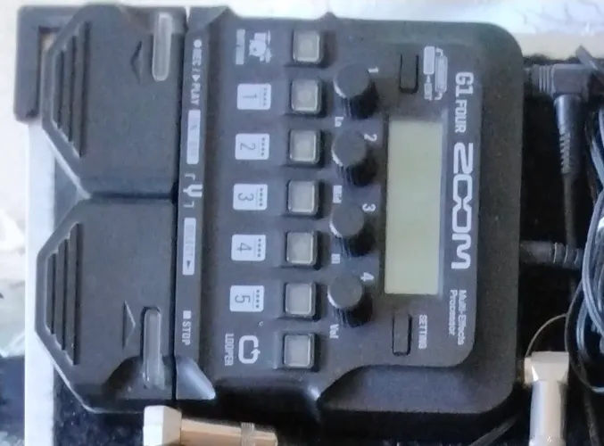 Pedaleira Zoom G1 Four