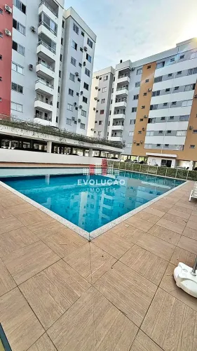 Apartamento com 2 dormitórios, garagem para 2 veículos, disponível para locação anual, bai