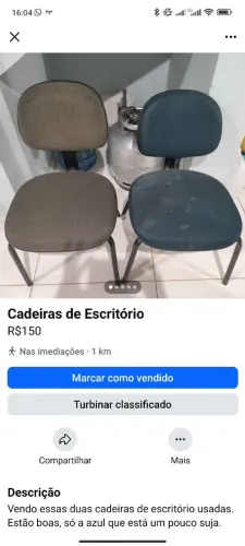 Cadeiras de escritório usadas, mas em bom estado