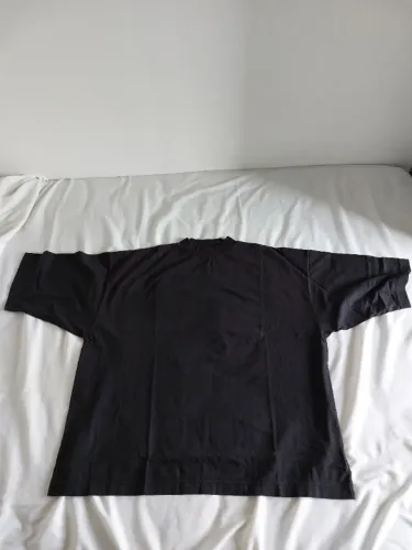[Tam M] Camiseta 3/4 Yeezy Gap Balenciaga