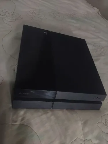 PLAYSTATION 4 FAT (COM DEFEITO)