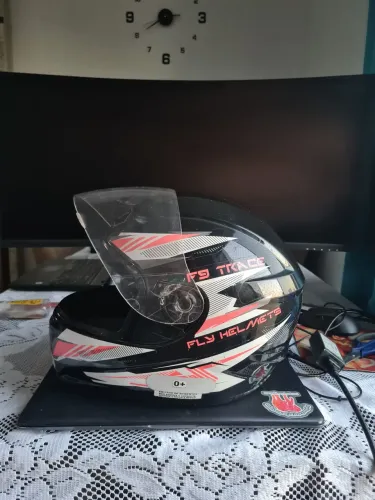 Capacete fly