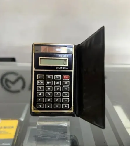 Calculadora de bolso anos 80.