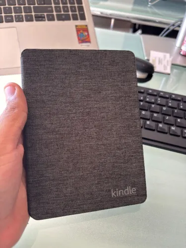 Kindle Paperwhite 11ª Geração (16GB) + Capa - Semino seminovo / Impecável