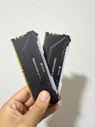 MEMÓRIA RAM CORSAIR VENGEANCE PRO 2X32 3200MHZ