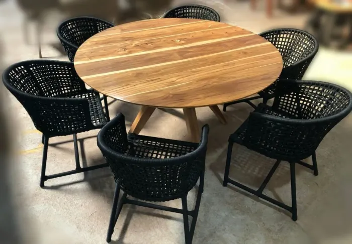 Mesa redonda de Teca (1,50m diâmetro)