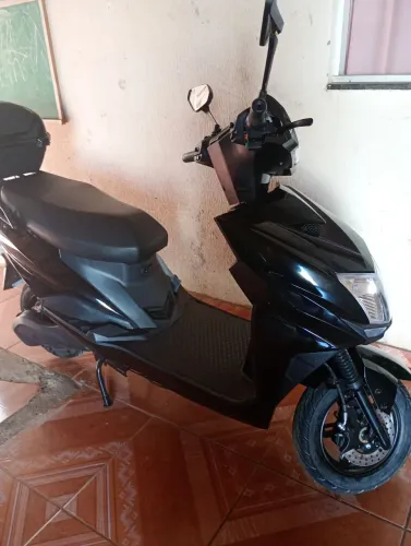 Vendo scooter elétrica autopropelido novinha só 2 km rodados