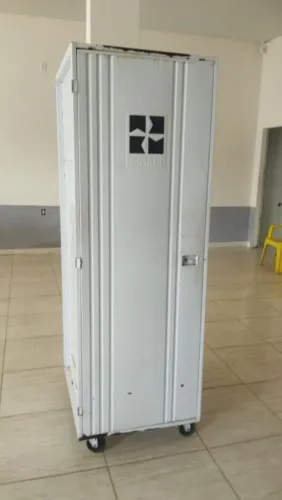 Vende-se armário de padaria