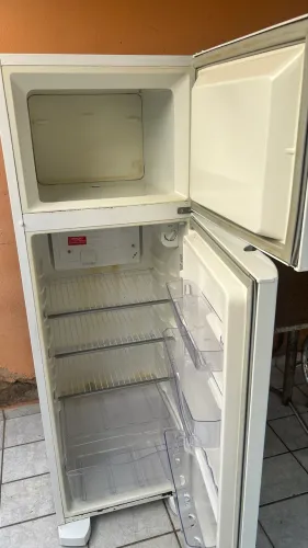 Geladeira Electrolux DC35A Cycle Defrost 260L Super Freezer Duplex Branca
