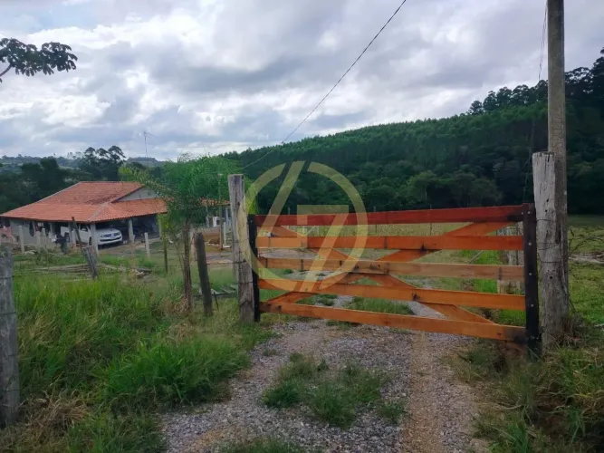 Chácara em Bairro dos Almeidas - São Miguel Arcanjo