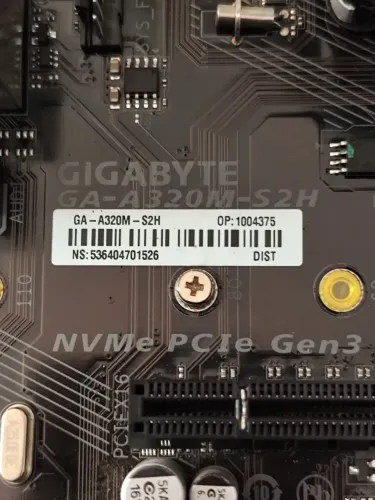 Kit Placa mãe gigabyte AM4 GA-A320M-S2H R$300,00 Processador Ryzen 5 3400G R$450,00