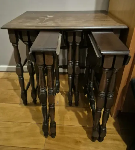 Mesa de Apoio madeira maciça com 4 mesas auxiliares 