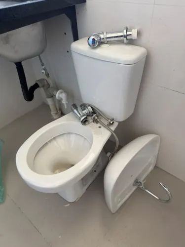 Vaso com caixa acoplada, Lavatório e Tanque Deca