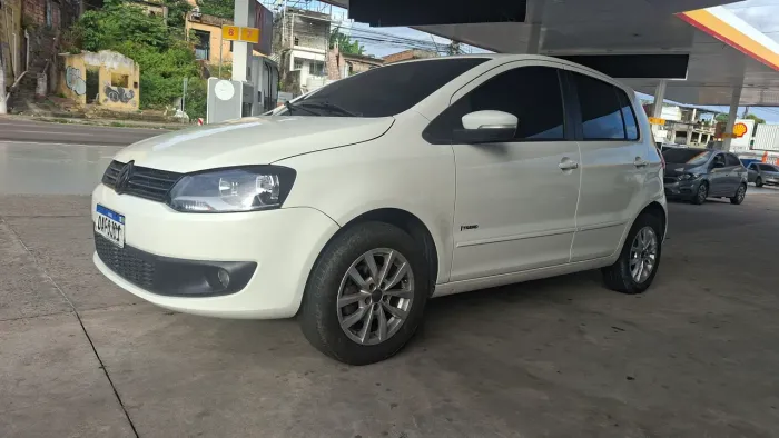Volkswagen Fox 1.0 MI Total Flex 8V 5P 2014