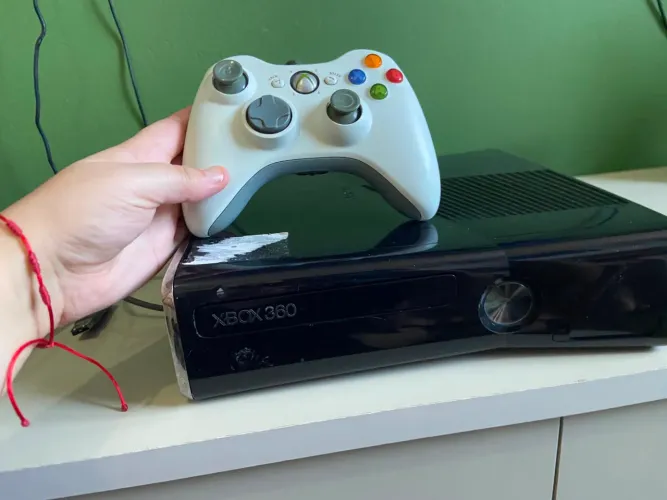Xbox 360 slim desbloqueado + kinect e jogos