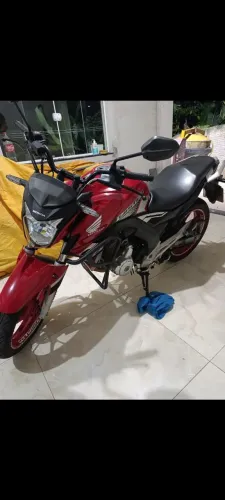Vendo Twister 2021 com apenas 27000 km!!manual ,chave reserva,peneus. Novos!moto top mesmo