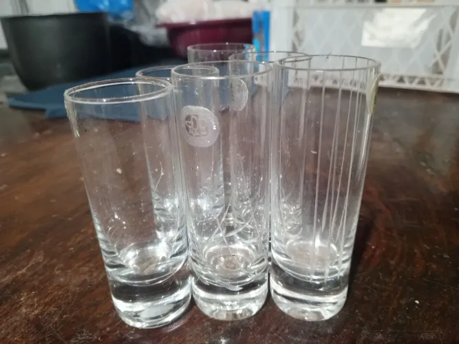 Copos de cristal para dose