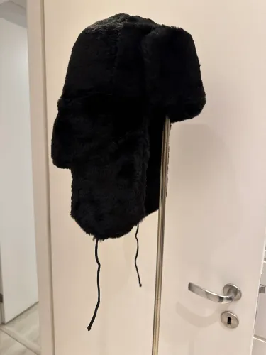 Chapéu Russo Ushanka Preto de pelo sintético - Quentinho e Estiloso