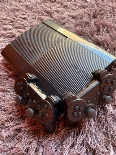 ? PlayStation 3 Tunado ? 2 Controles + Jogos