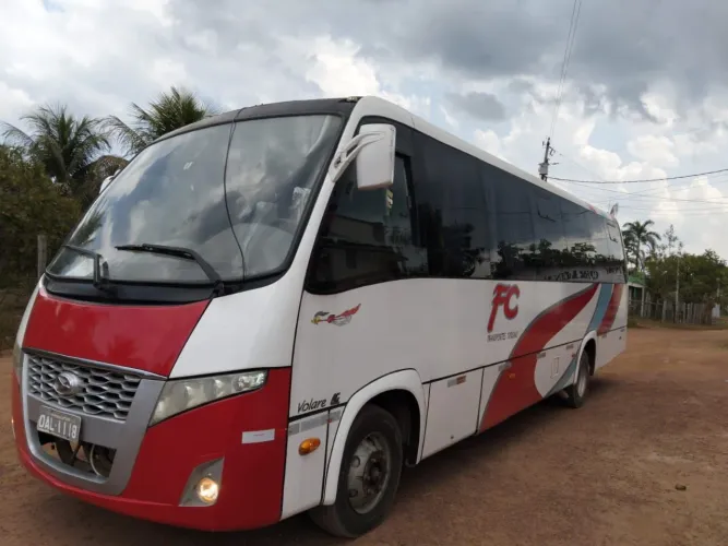 Vendo micro-ônibus