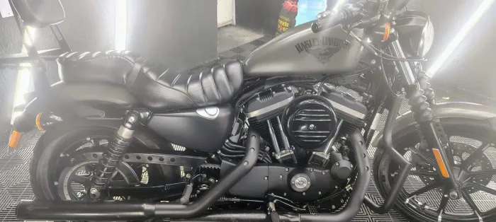 HARLEY DAVIDSON Xl 883n iron nova baixo km