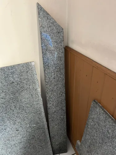 Pedaços de Granito Cinza - Diversos Tamanhos