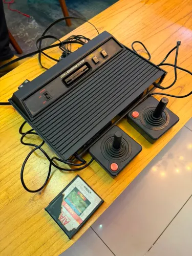 Vende-se Atari