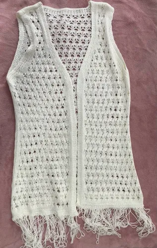 Colete off white em crochê