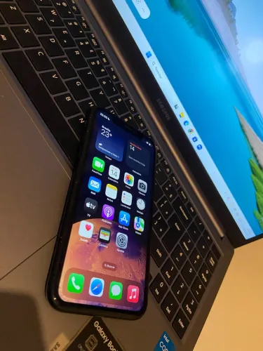iPhone XR 64 GB 