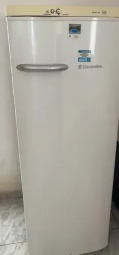 vendo geladeira Elextrolux RDE 30 Super