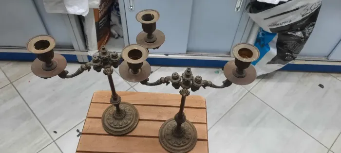 DOIS CASTIÇAIS DUPLO EM METAL