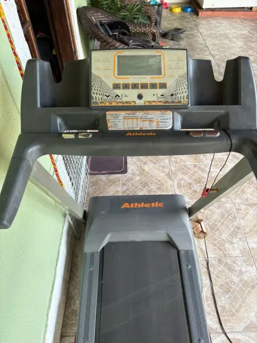 Esteira ergométrica Athletic Advanced 720 EE