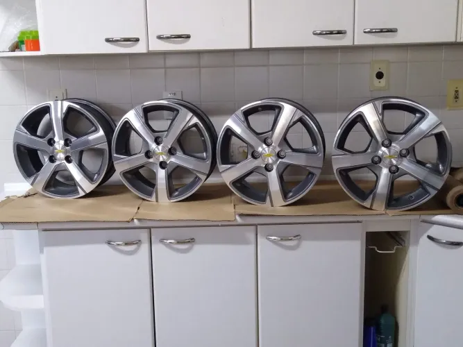 Rodas Chevrolet Onix prisma aro 15 novas Corsa Montana 