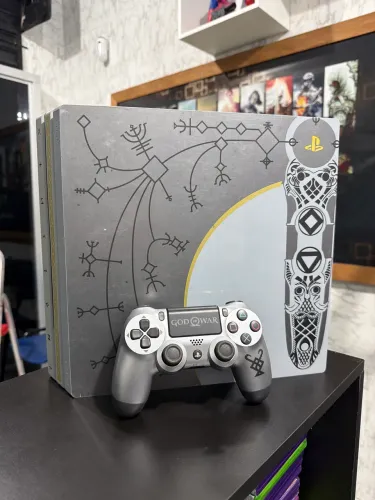Ps4 pro 2tb Desbloqueado edição God of war Seminovo