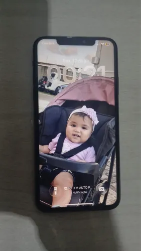 Vendo iPhone 11 Pro Max 256 giga celular bem novinho sem marca de usso