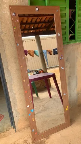 Espelho e mesa
