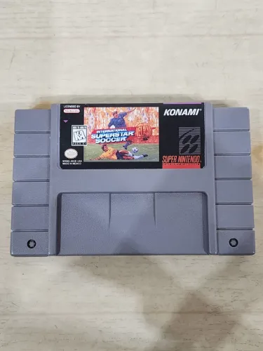 International SuperStar Soccer Deluxe paralelo Super Nintendo