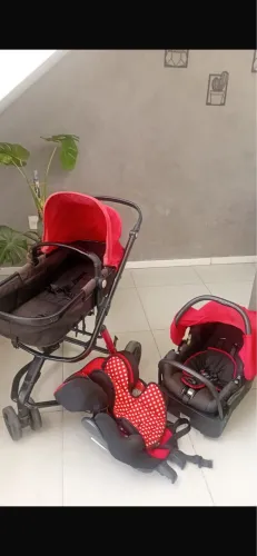 Carrinho de bebê + bebê conforto + cadeirinha + assento