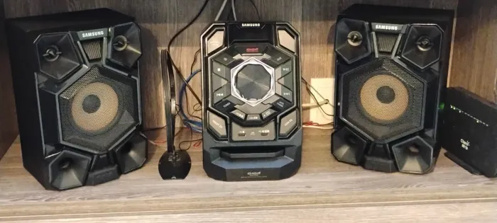 Mini System Samsung bem conservado