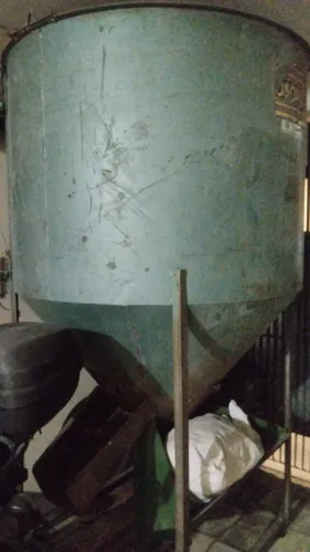 Misturador de Ração de 1000 kg